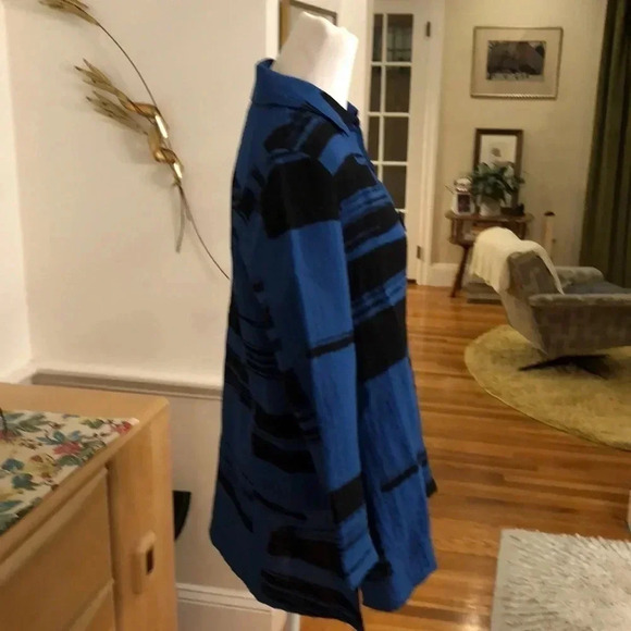 Habitat blue/black tunic top with three large decorative buttons. - Picture 5 of 9